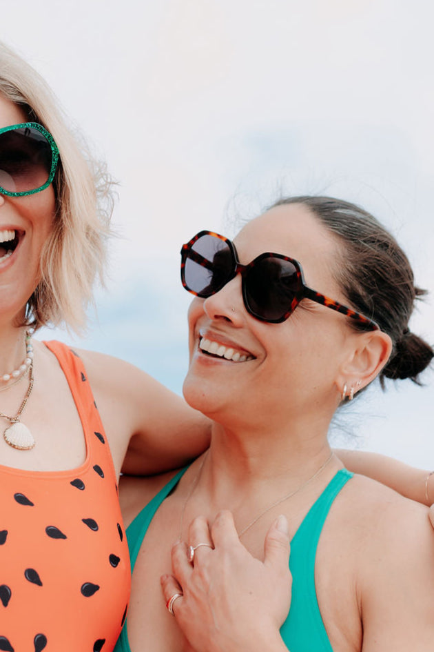 zoedepass Dolly Tortoise Shell sunglasses close-up on model