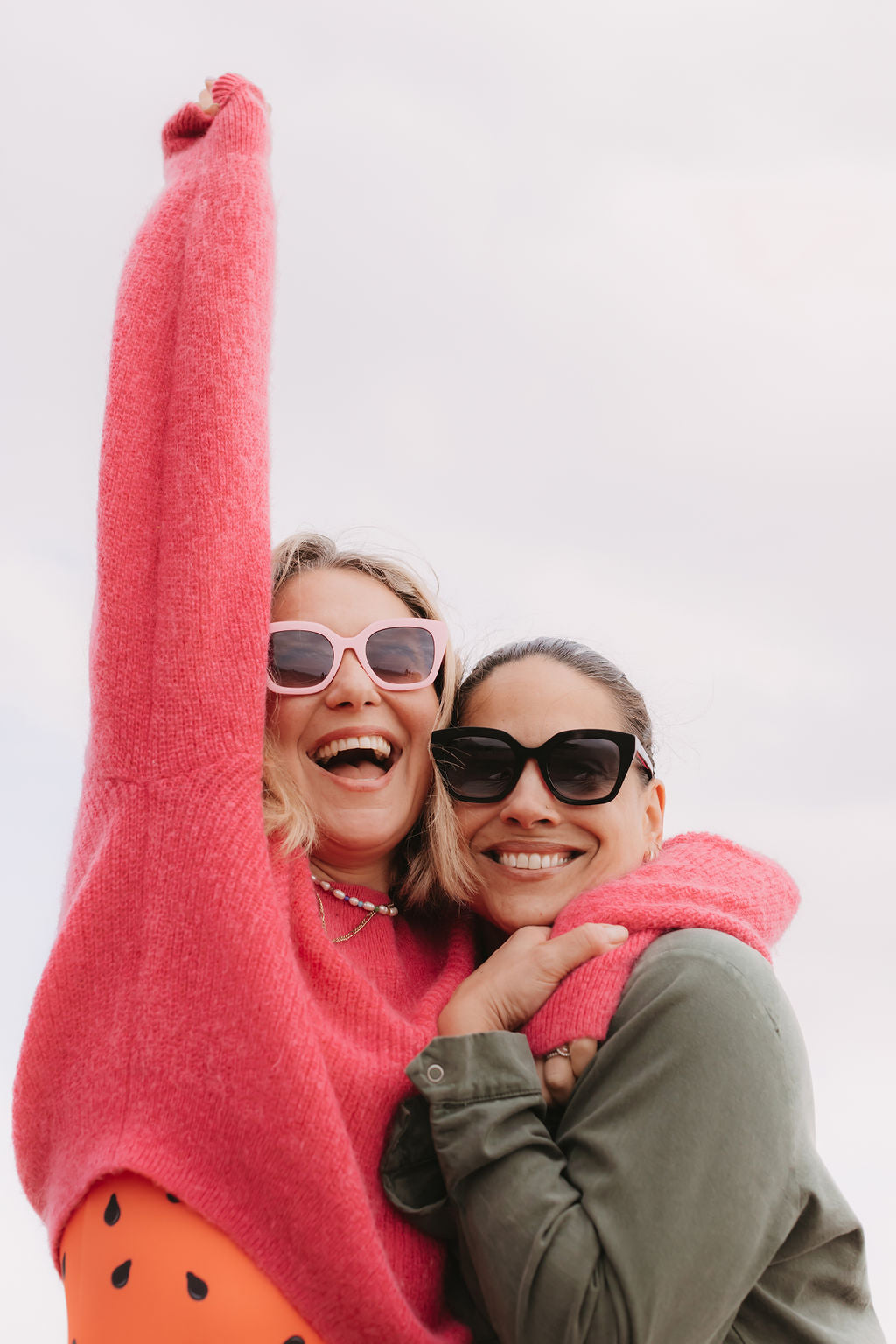 zoedepass Lauryn Black Pink cat-eye sunglasses model portrait