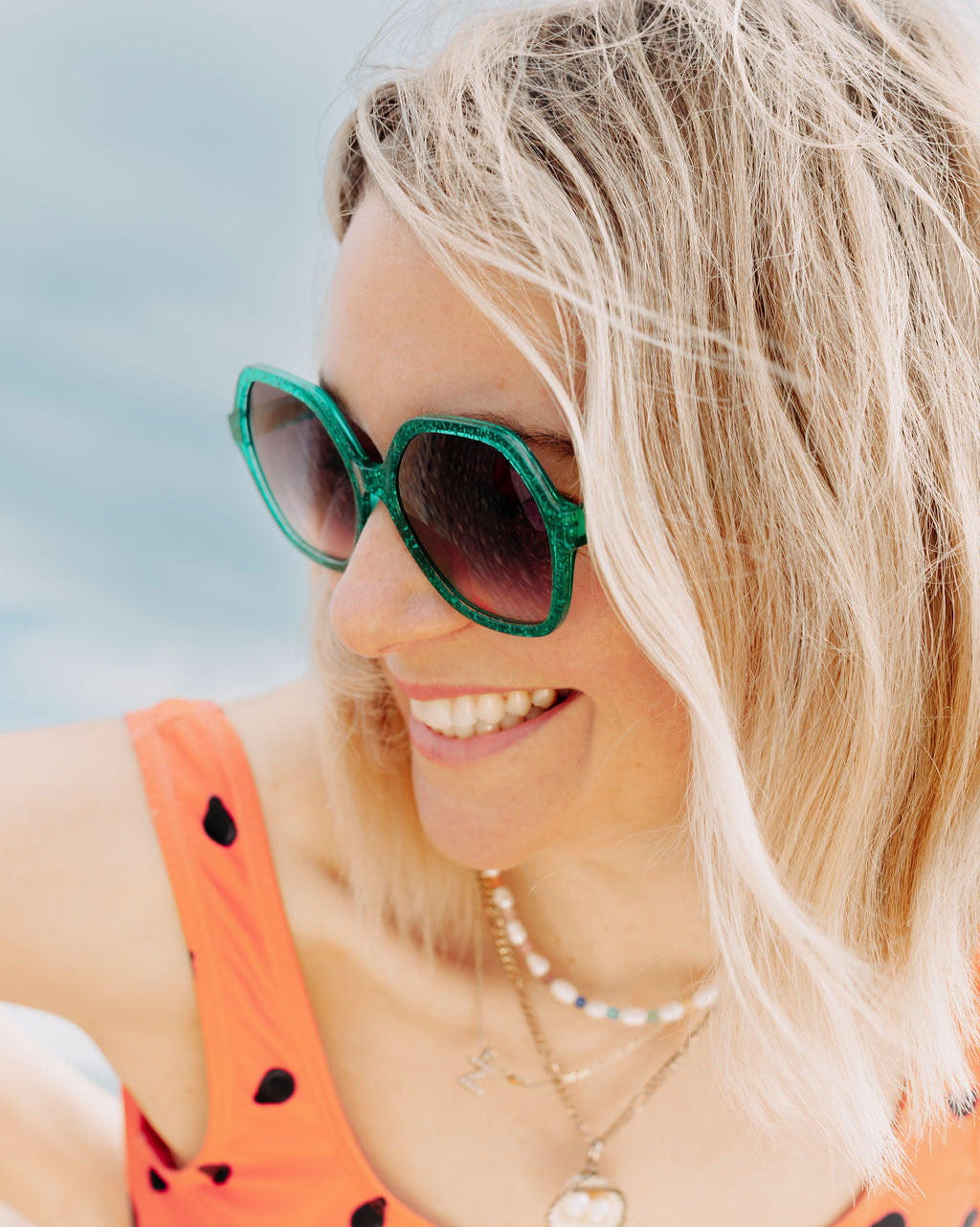 zoedepass Dolly Green Glitter hexagonal sunglasses model portrait image