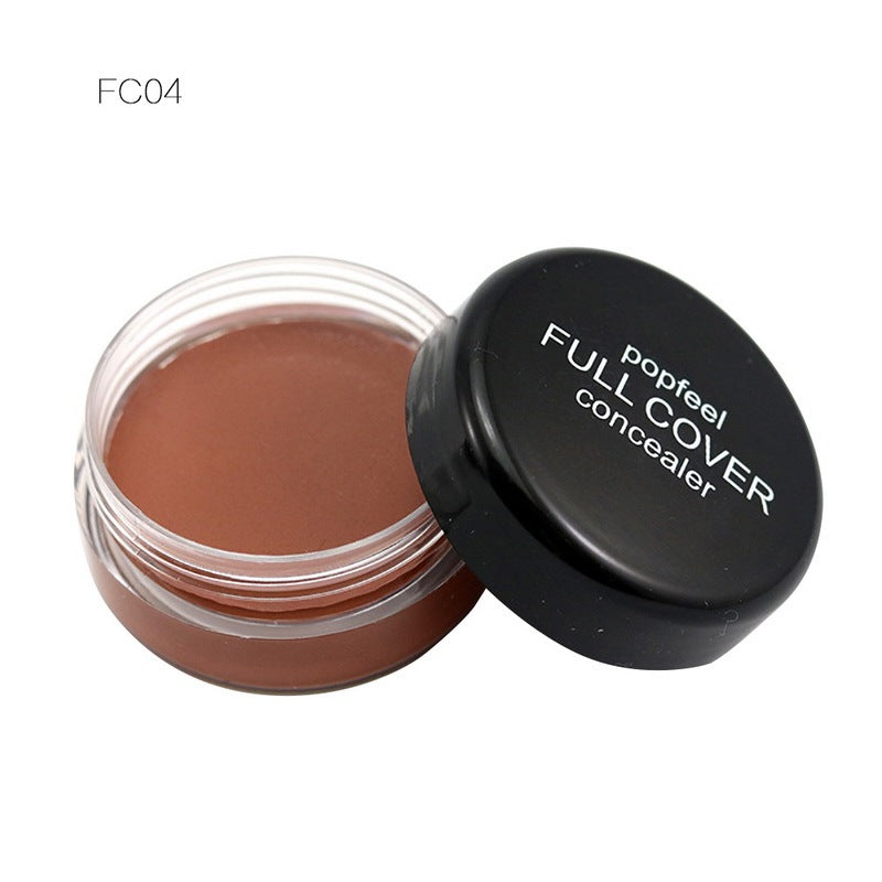 Kenike monochrome concealer applicator detail