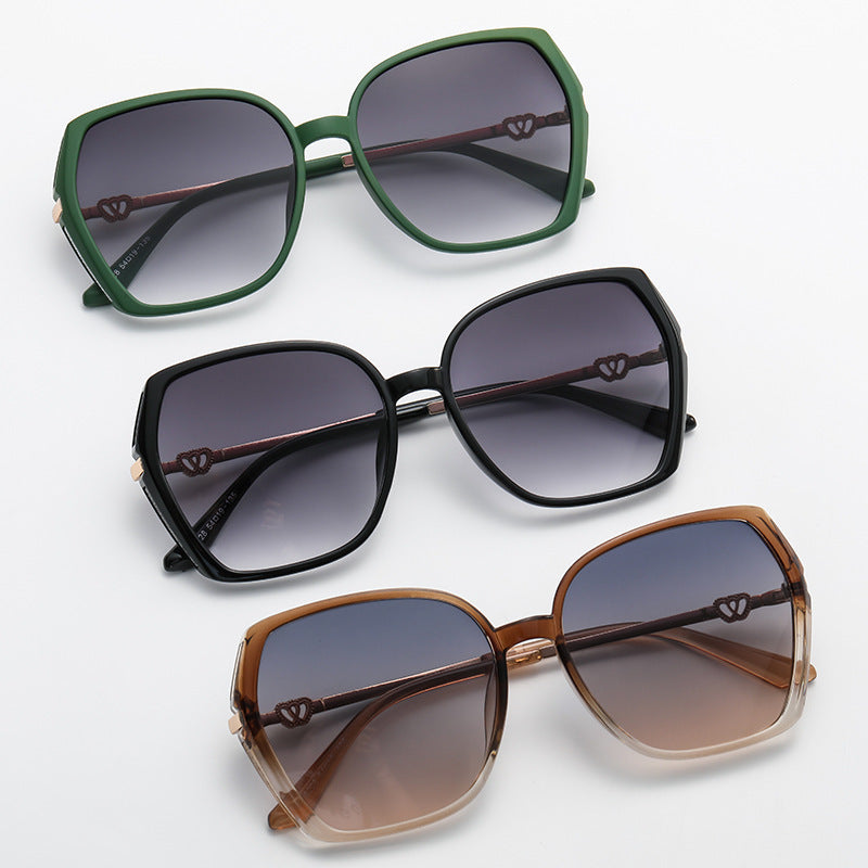 Kenike women's UV resistant sunglasses side arm detail
