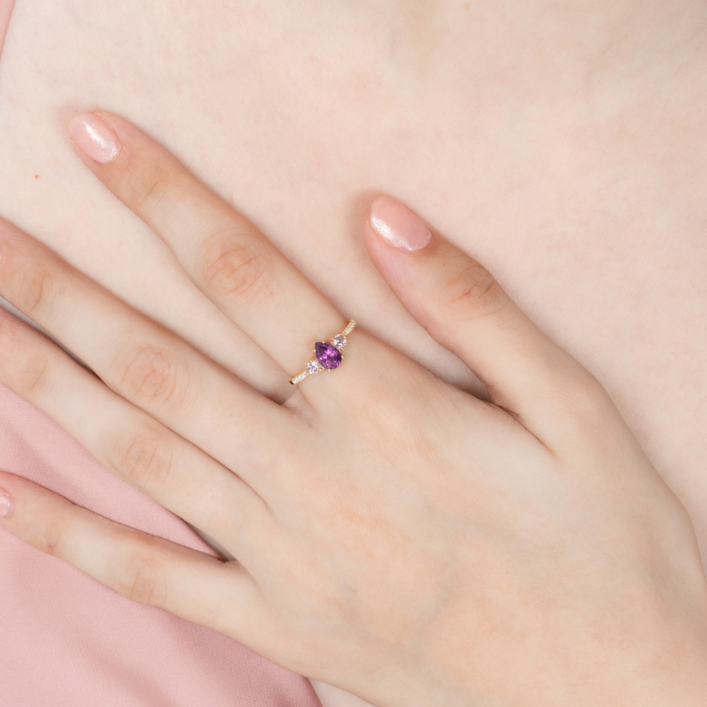 Amethyst and lavender amethyst ring in 18k gold vermeil detail image
