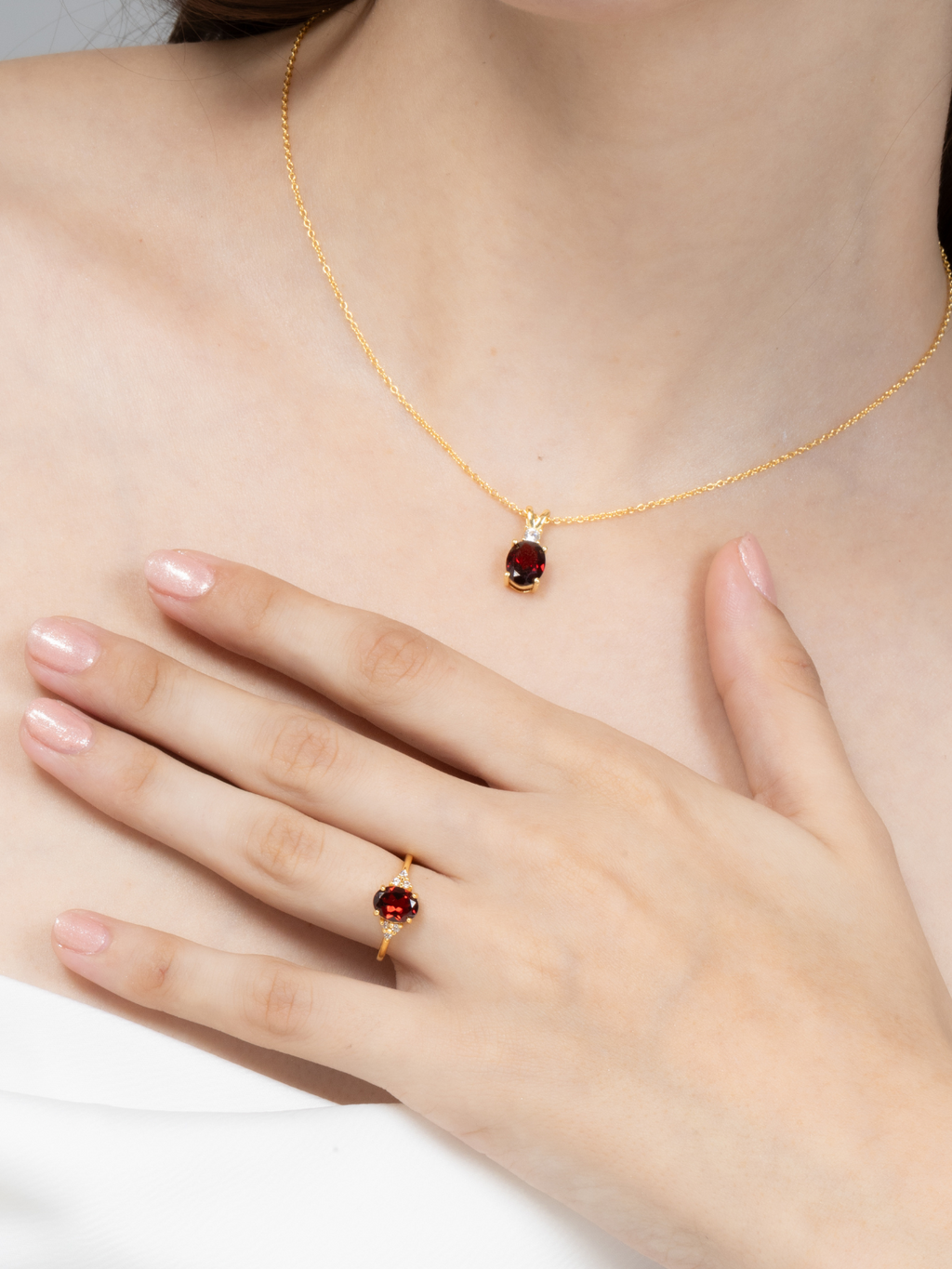 Garnet necklace and ring in 18k gold vermeil