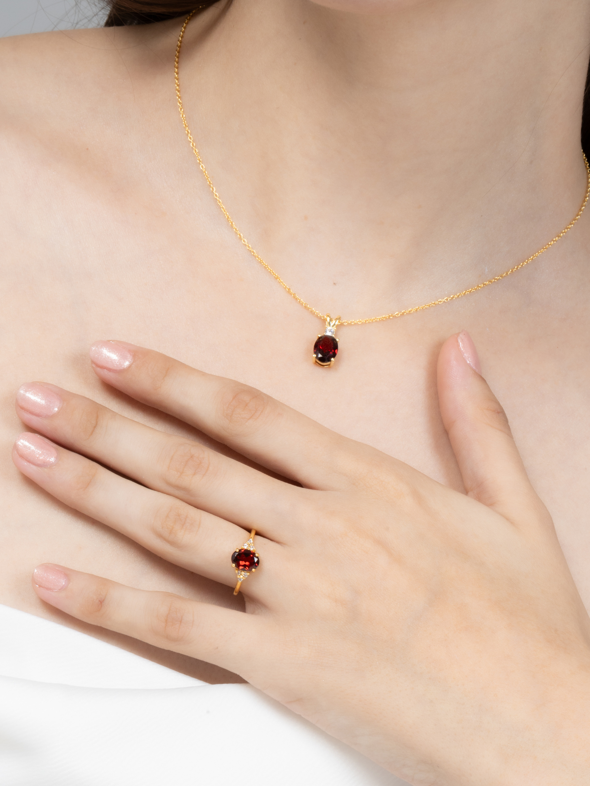 Garnet necklace and ring in 18k gold vermeil