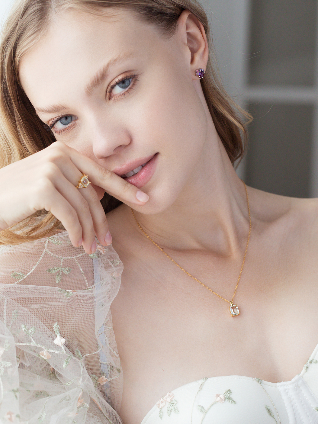 Green amethyst emerald cut ring and necklace in 18k gold vermeil on model
