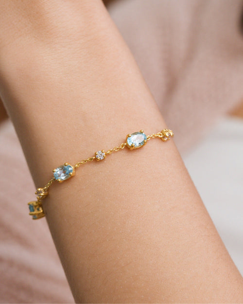 Blue topaz bracelet in 18k gold vermeil model image