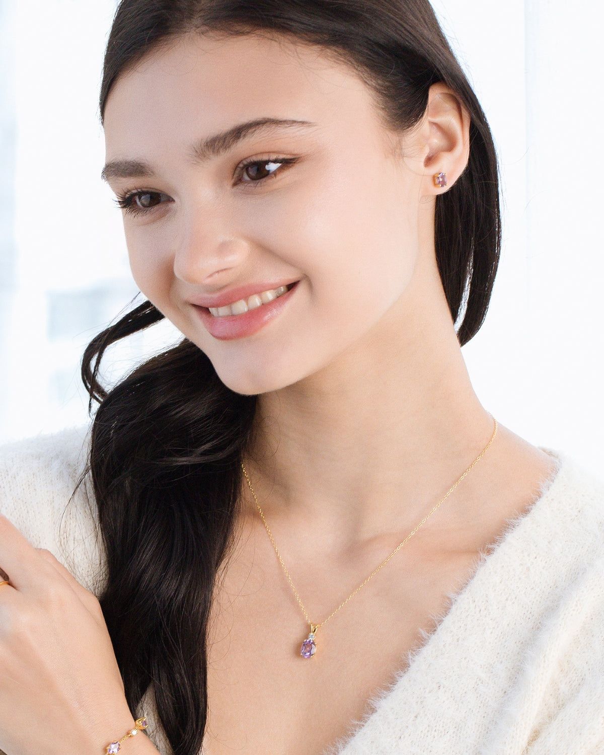 Model wearing lavender amethyst jewellery set in 18k gold vermeil