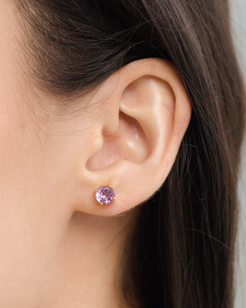 Lavender amethyst round stud earrings in 18k gold vermeil model image