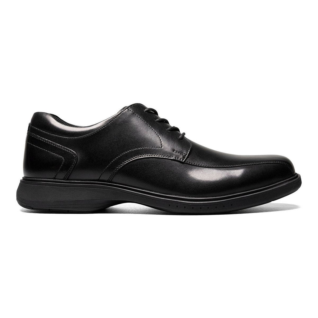 Nunn Bush Kore Pro black leather Oxford shoes angled view