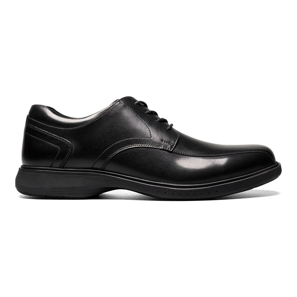 Nunn Bush Kore Pro black leather Oxford shoes angled view