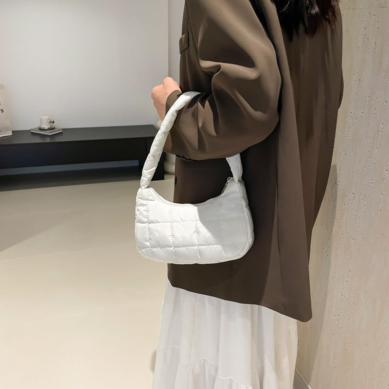 Kenike New Moon bag strap and zipper detail