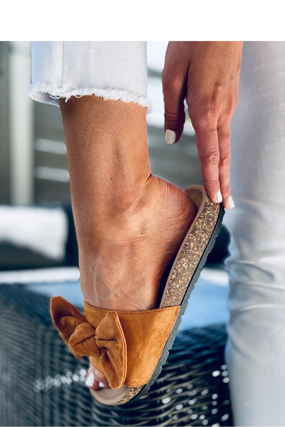 Inello model 166516 brown cork flip-flops side profile
