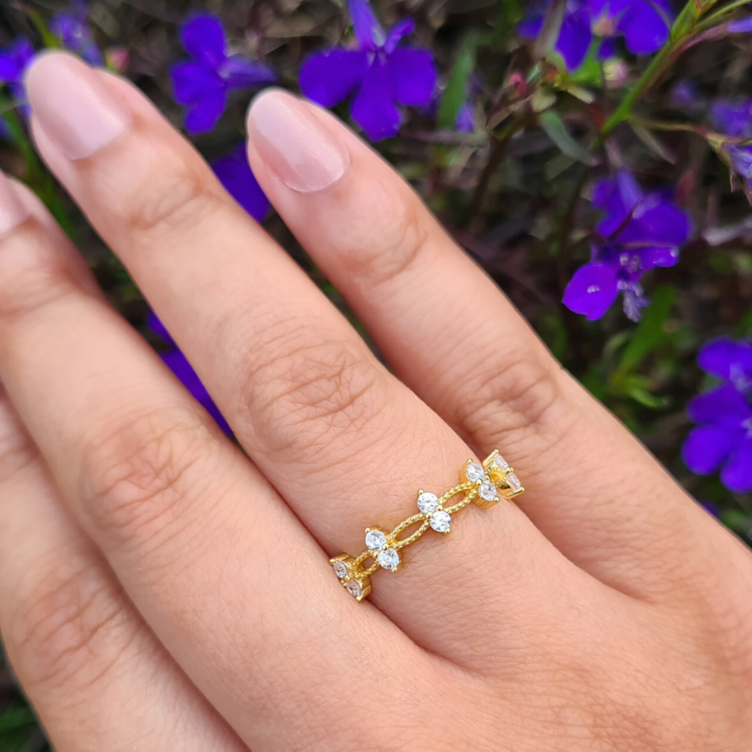 Alana dainty gold ring detail image