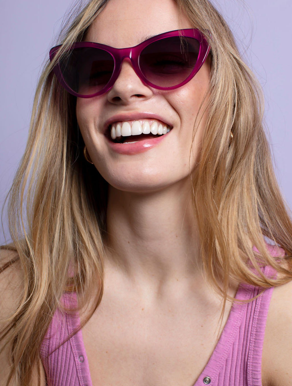 zoedepass Amy Magenta sunglasses studio model image