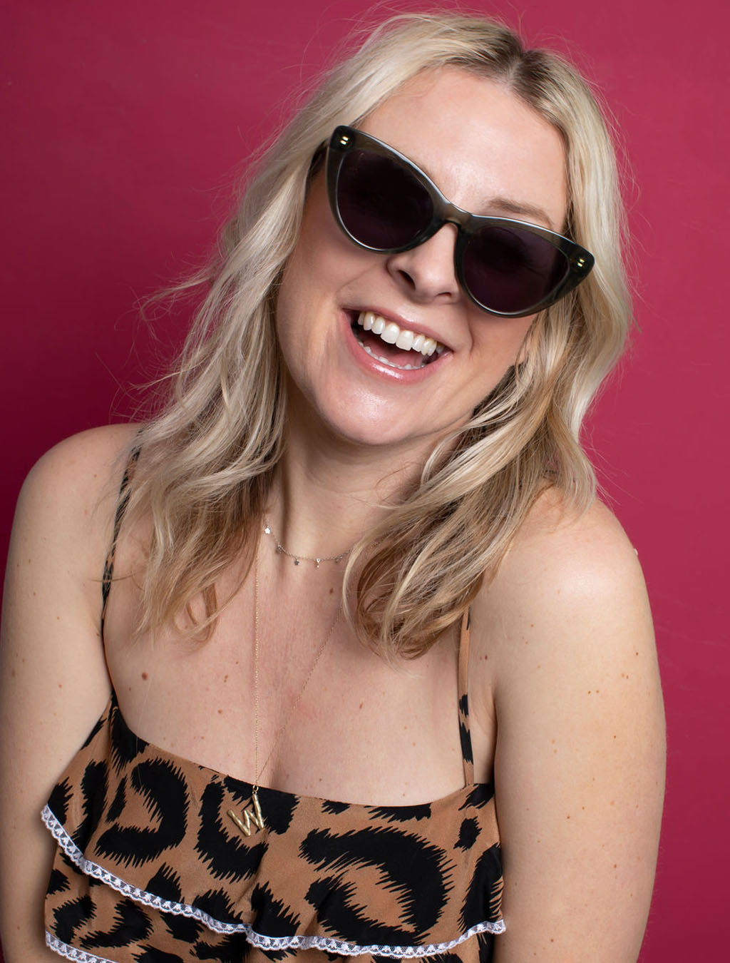 zoedepass Amy Forest Green sunglasses lifestyle model image