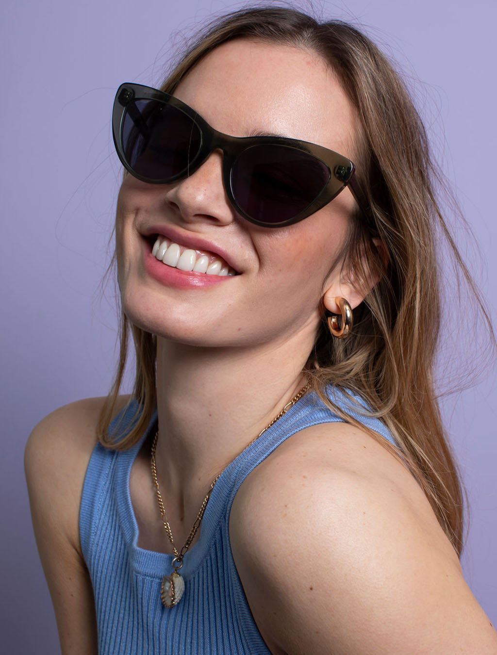 zoedepass Amy Forest Green sunglasses studio model image