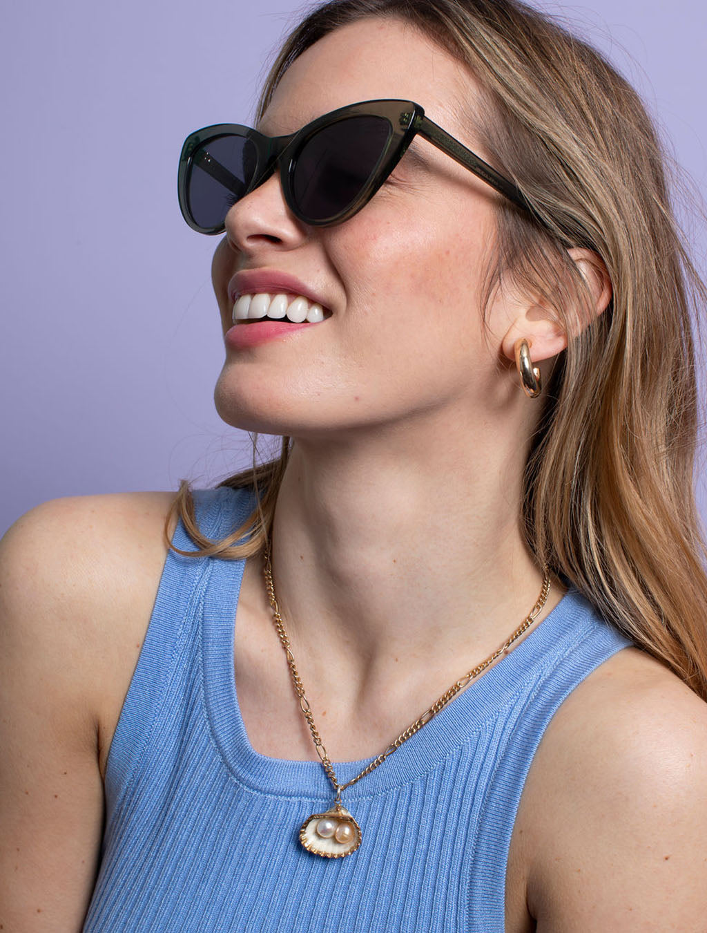 zoedepass Amy Forest Green cat-eye sunglasses model detail image