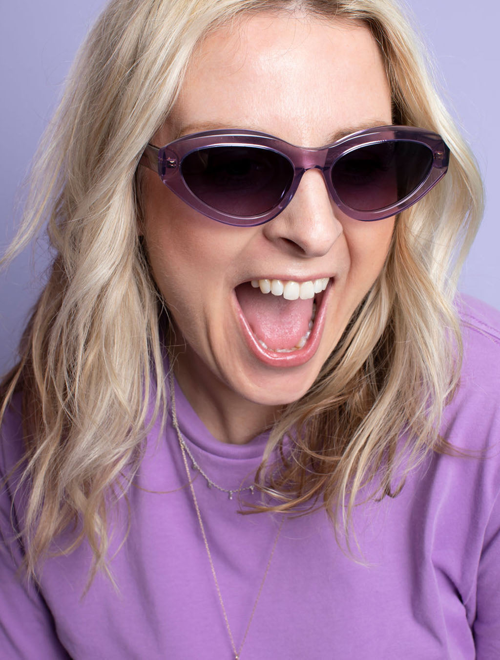 zoedepass Billie Amethyst oval sunglasses model portrait image