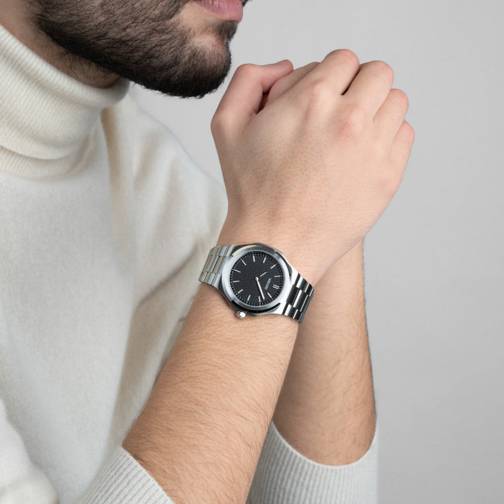 Wecord London Oliver Large watch in Black detail photo