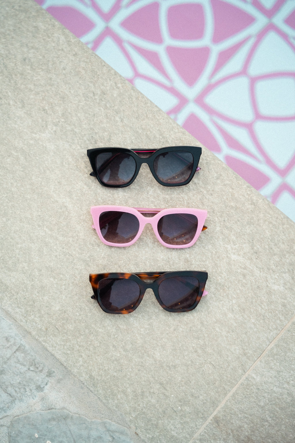 zoedepass Lauryn Tortoiseshell sunglasses model lifestyle image