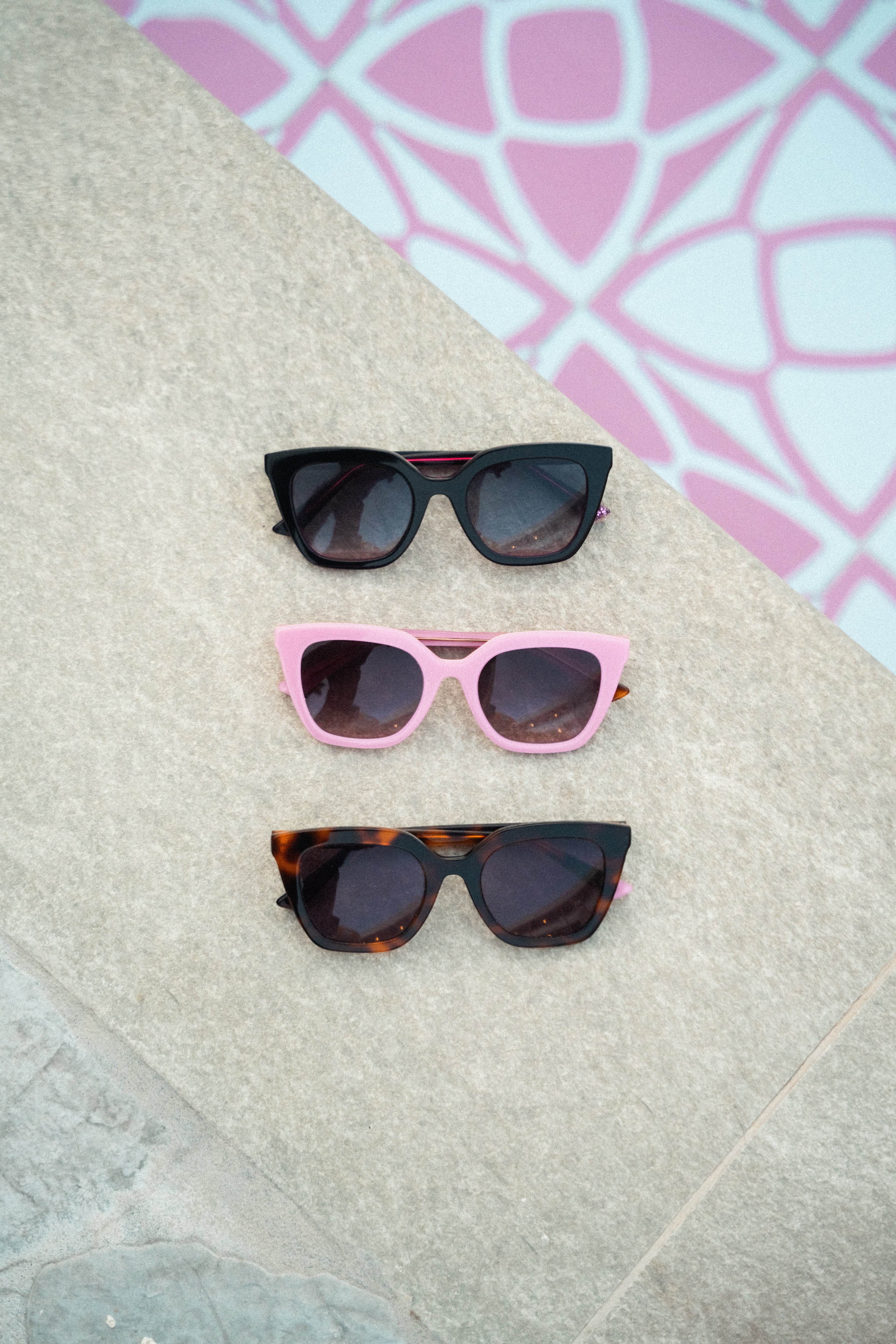 zoedepass Lauryn Tortoiseshell sunglasses model lifestyle image
