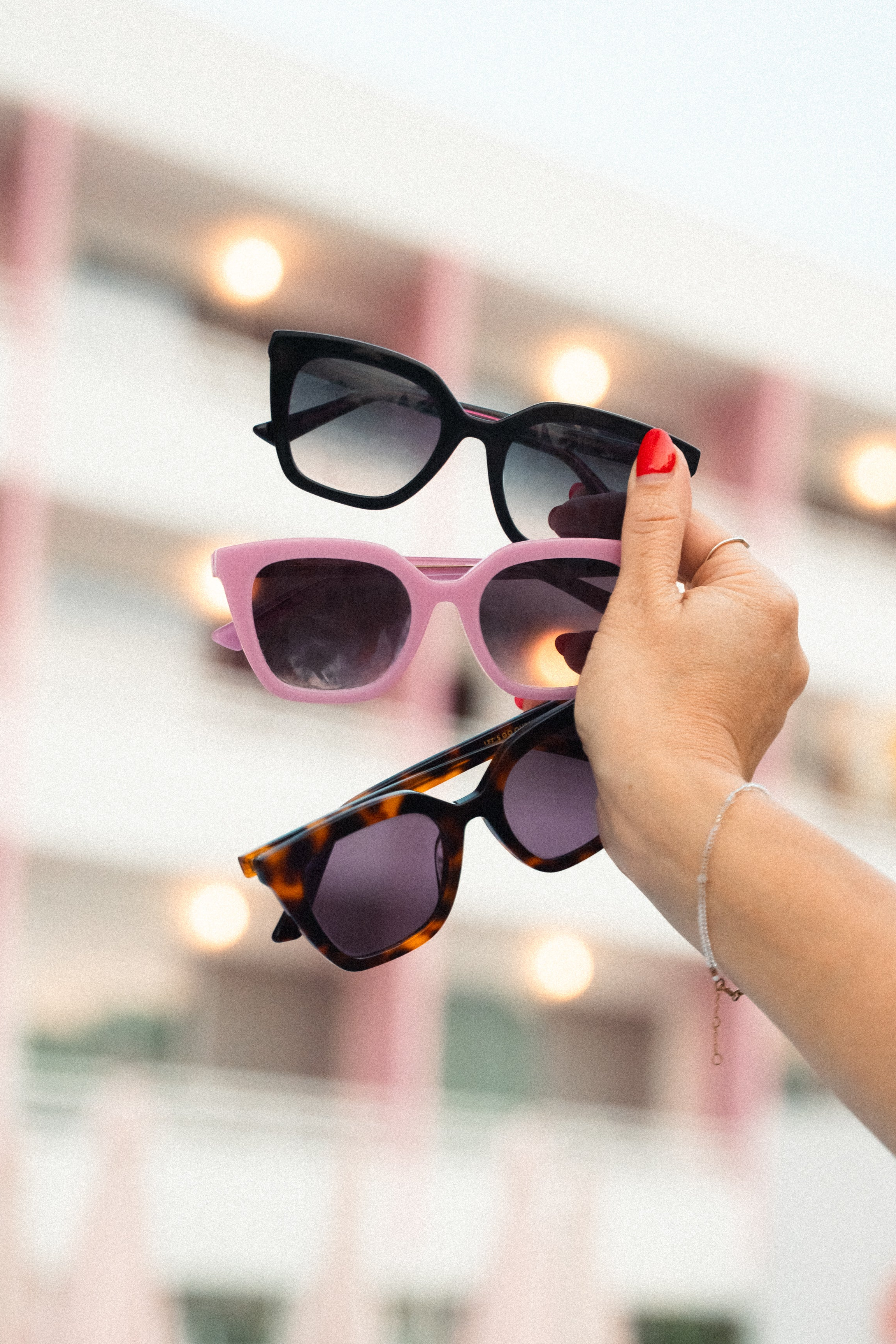 zoedepass Lauryn Tortoiseshell sunglasses fashion model image