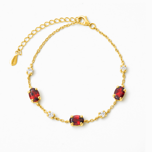 Garnet bracelet in 18k gold vermeil on white background