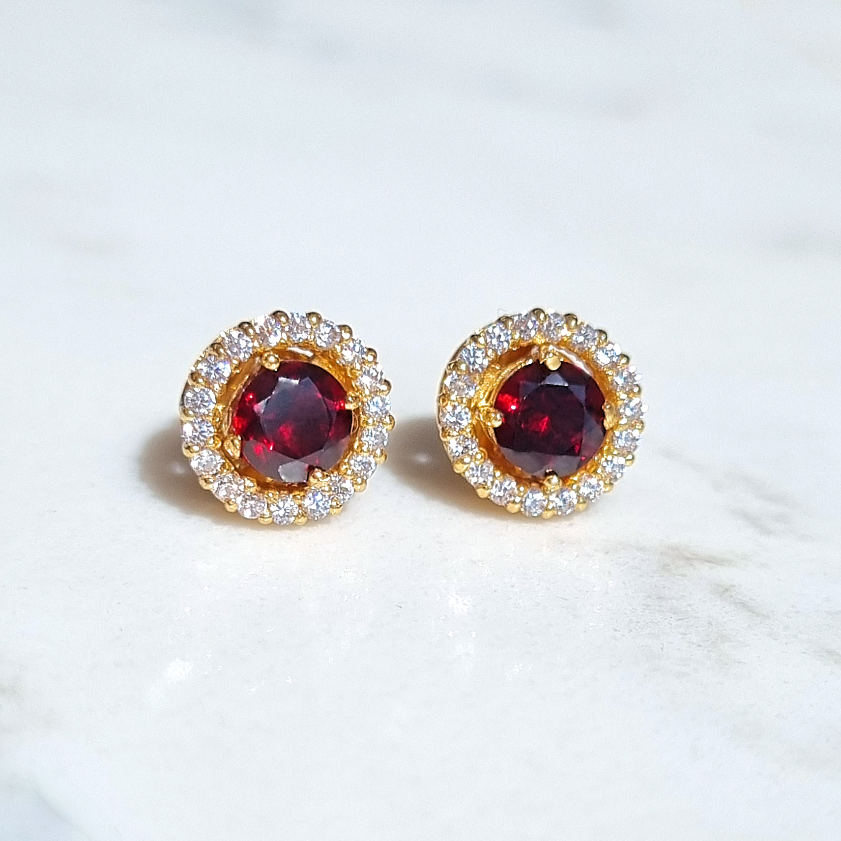 Garnet stud earrings with removable jackets in 18k gold vermeil detail image