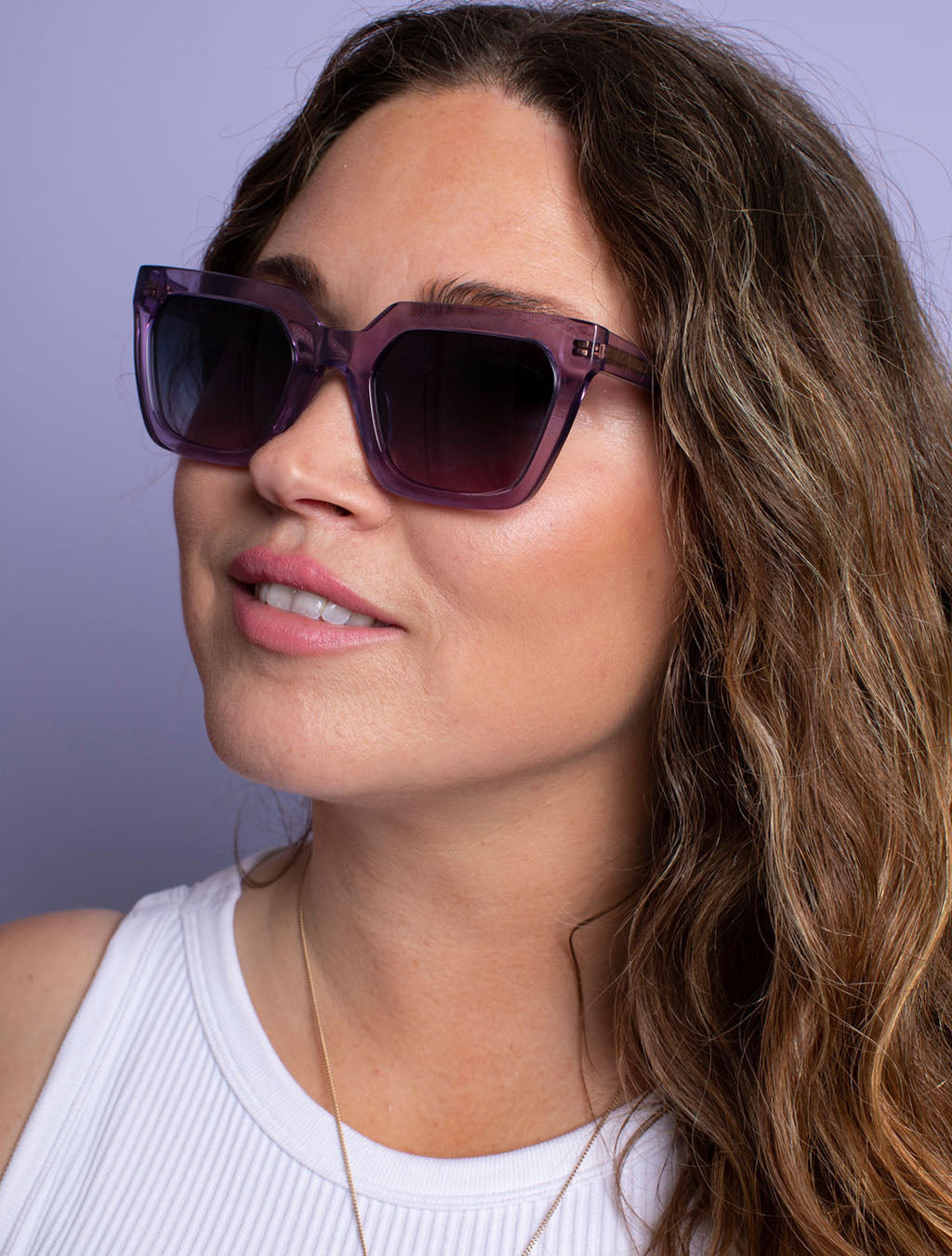zoedepass Kate Amethyst square cat-eye sunglasses lifestyle model image