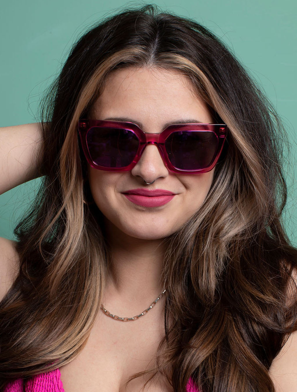 zoedepass Kate Raspberry sunglasses close-up on model