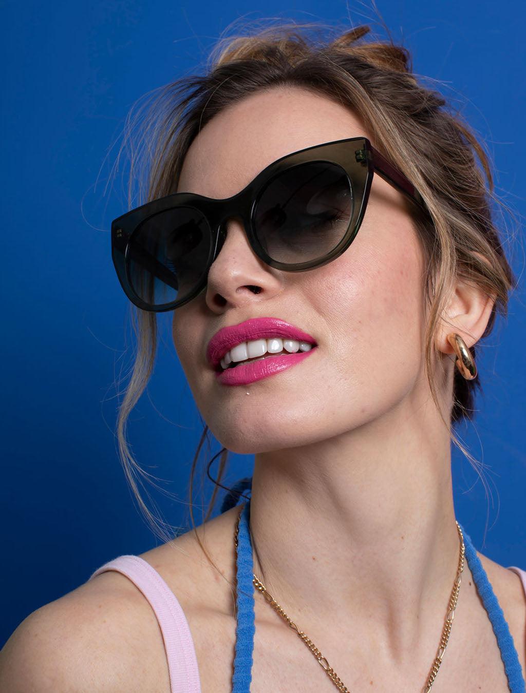 zoedepass Lily Forest Green cat-eye sunglasses model lifestyle image