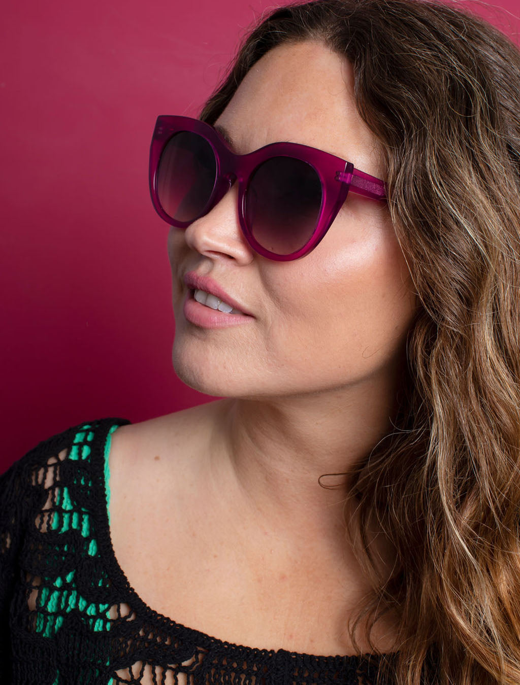zoedepass Lily Magenta sunglasses close-up model portrait