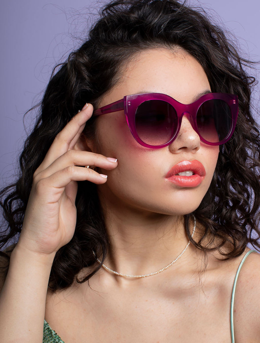 zoedepass Lily Magenta cat-eye sunglasses model portrait image