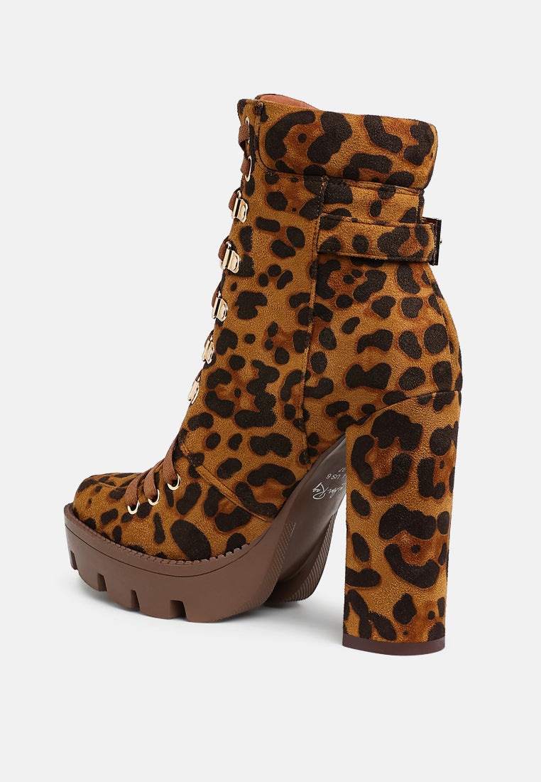 Kenike Palmetto snake skin ankle boots pointed toe detail