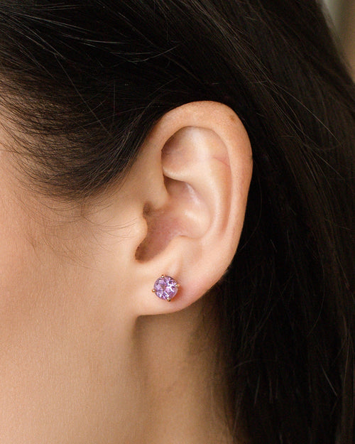 Lavender amethyst round stud earrings in 18k rose gold vermeil model image