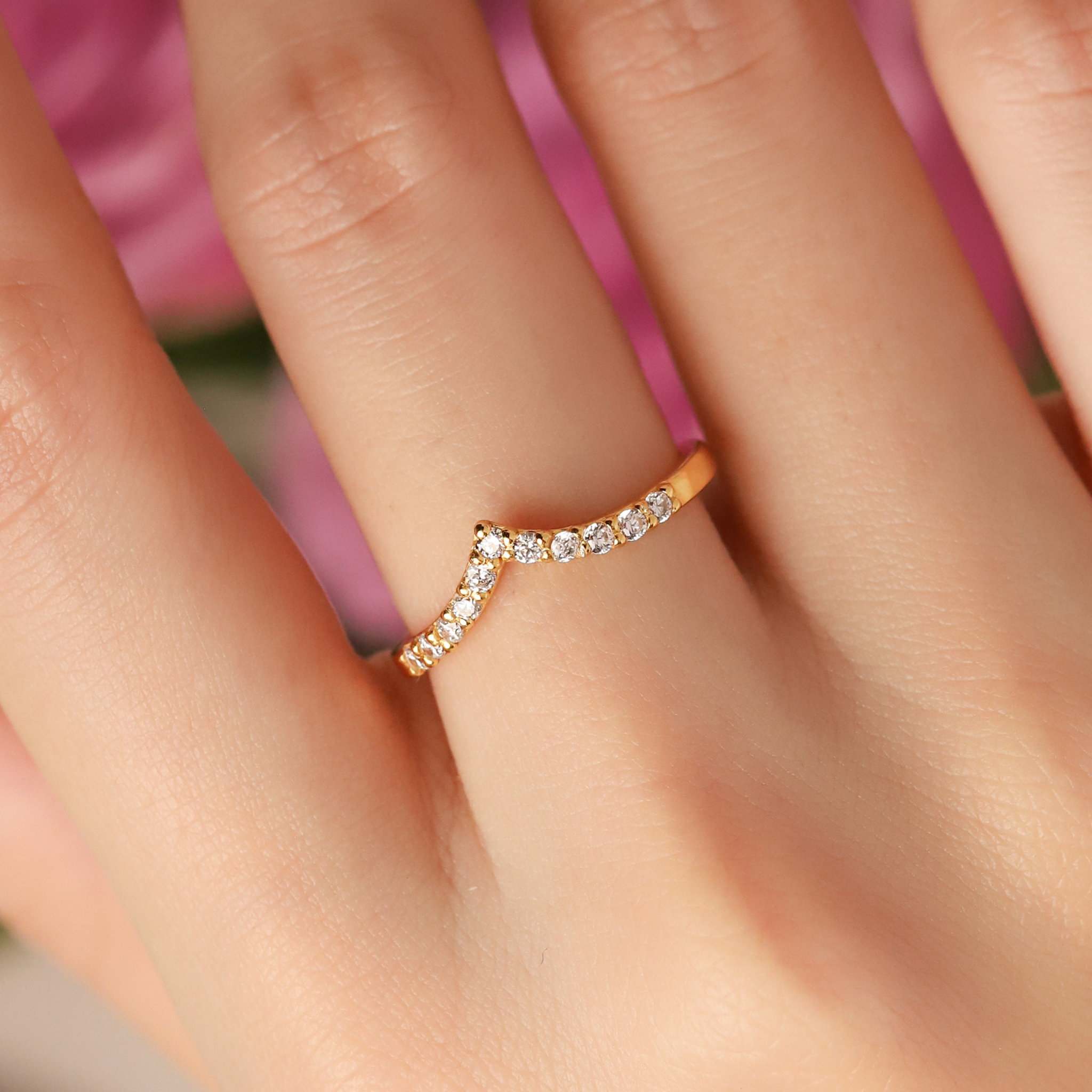 Wishbone curved eternity ring in 18k gold vermeil lifestyle image