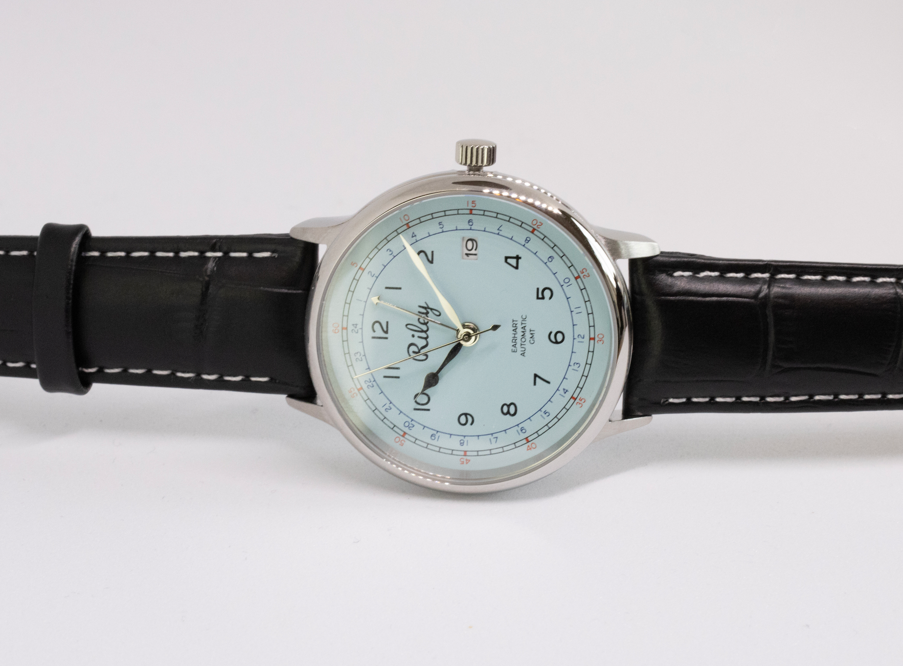 GMT watch detail image