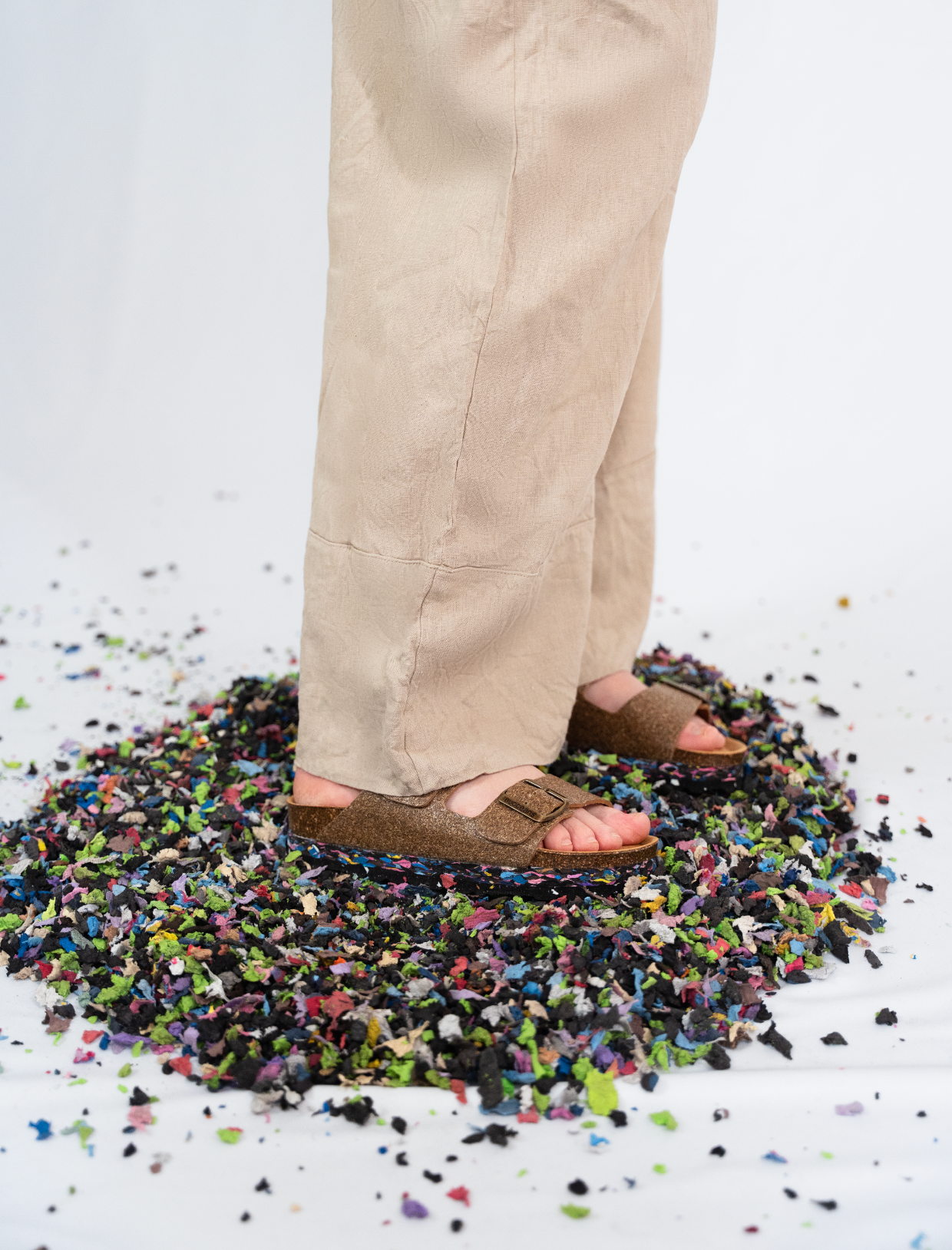 Nuoceans COCO palm brown recycled palm fibre sandal lifestyle image