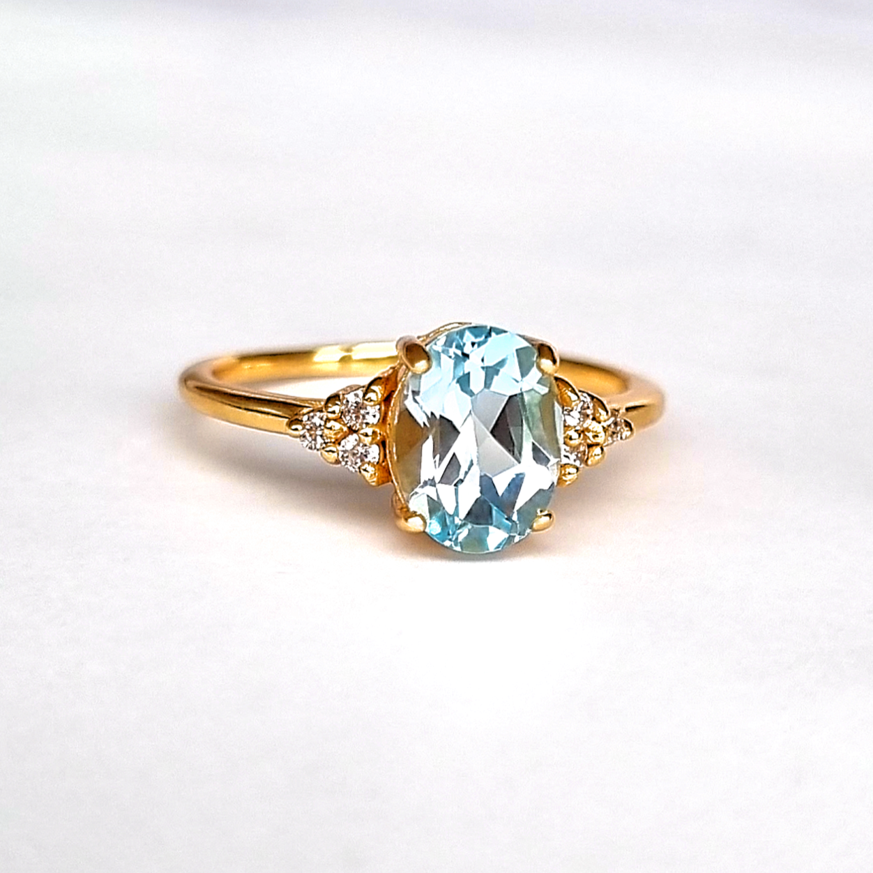 Sky blue topaz ring in 18k gold vermeil product detail image