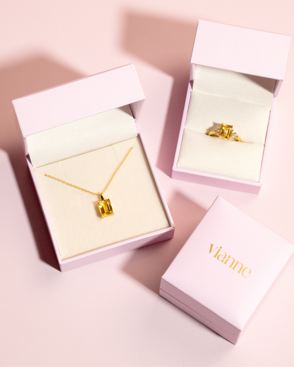 Vianne Jewellery packaging for rainbow moonstone ring