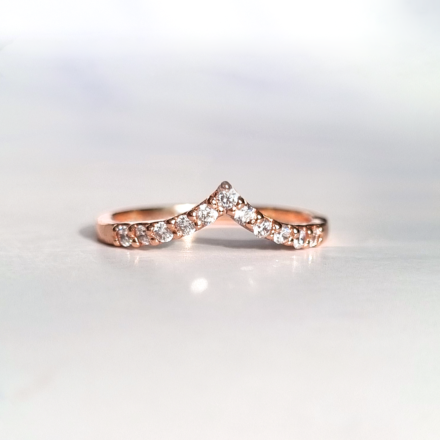 Wishbone curved eternity ring in 18k rose gold vermeil main image