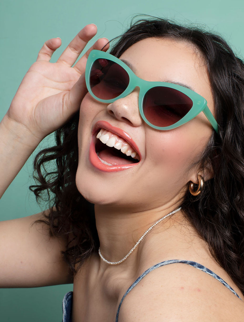 zoedepass Amy Spring green cat-eye sunglasses outdoor lifestyle image