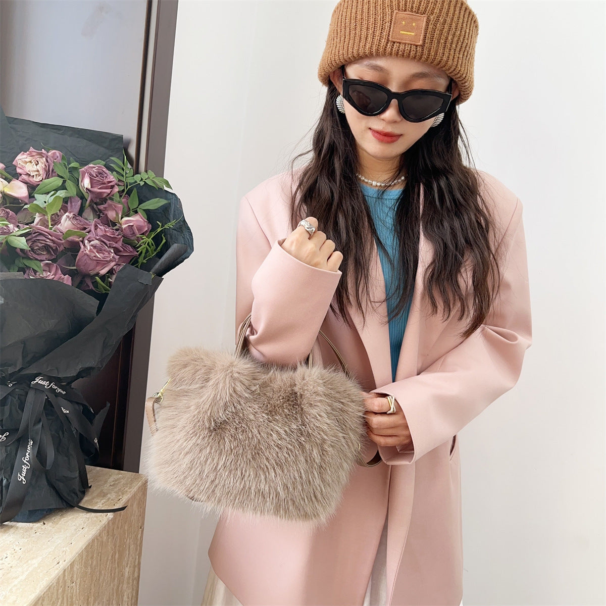 Kenike faux fur-style tote bag handle and texture detail