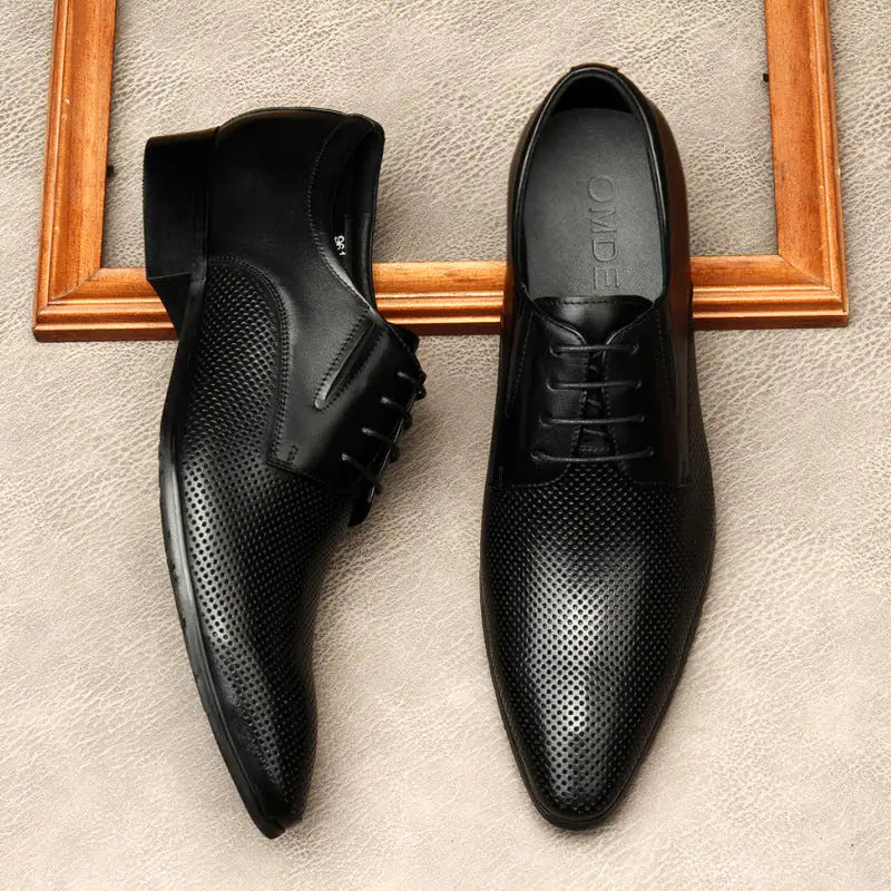 Vivace Charm black formal Oxford shoes upper detail