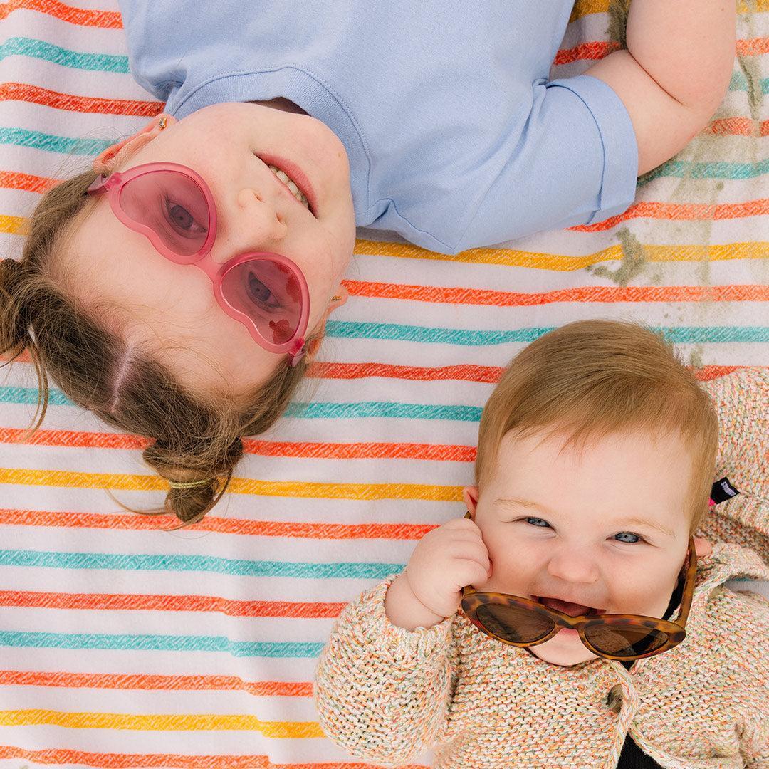 Babiators Original Mirrored Heart Fuchsia Haze sunglasses child lifestyle image