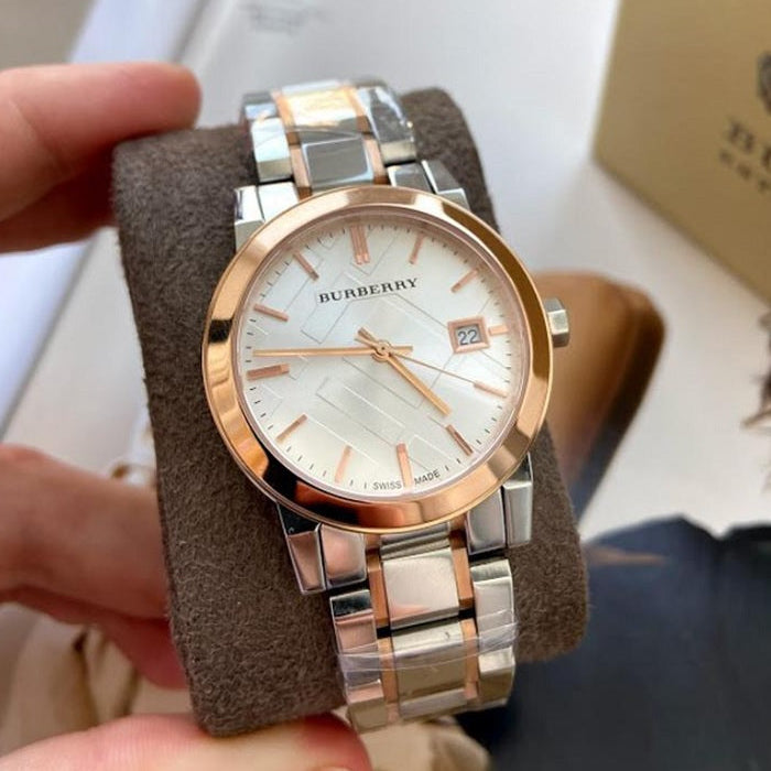 Burberry BU9105 The City watch on pillow display