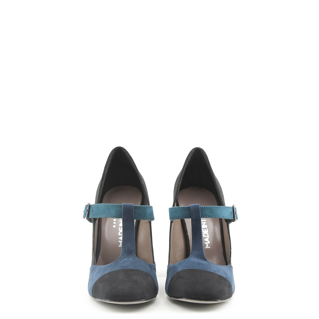 Made in Italia Giorgia court heels angled view