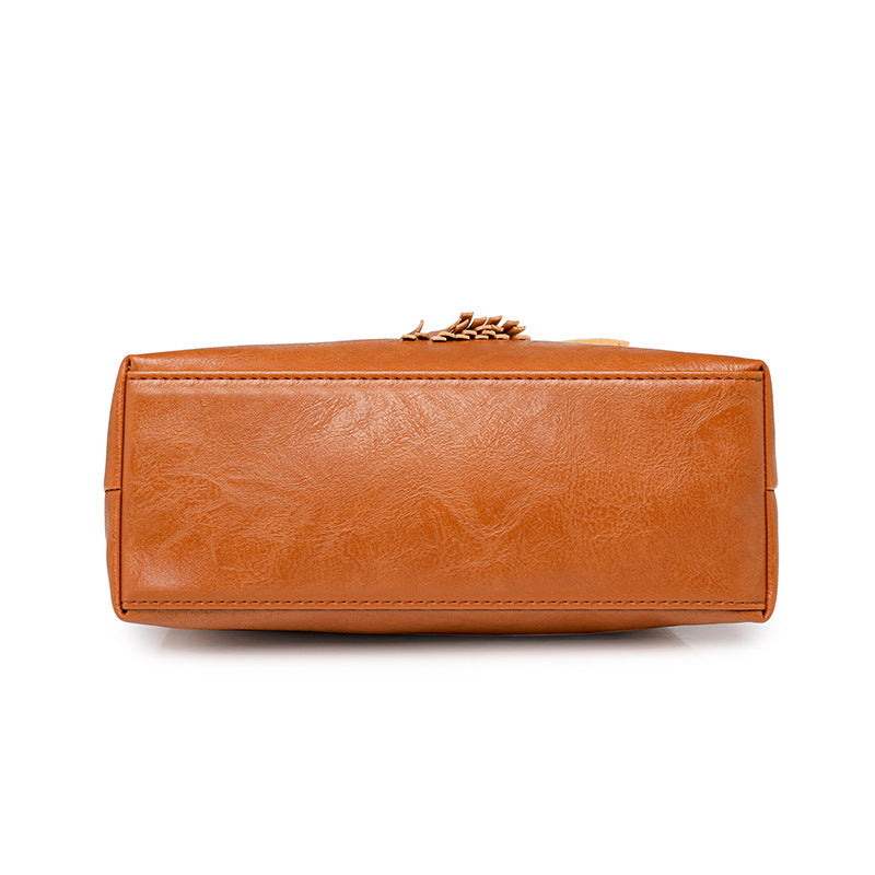 Kenike retro bucket messenger bag model styling image