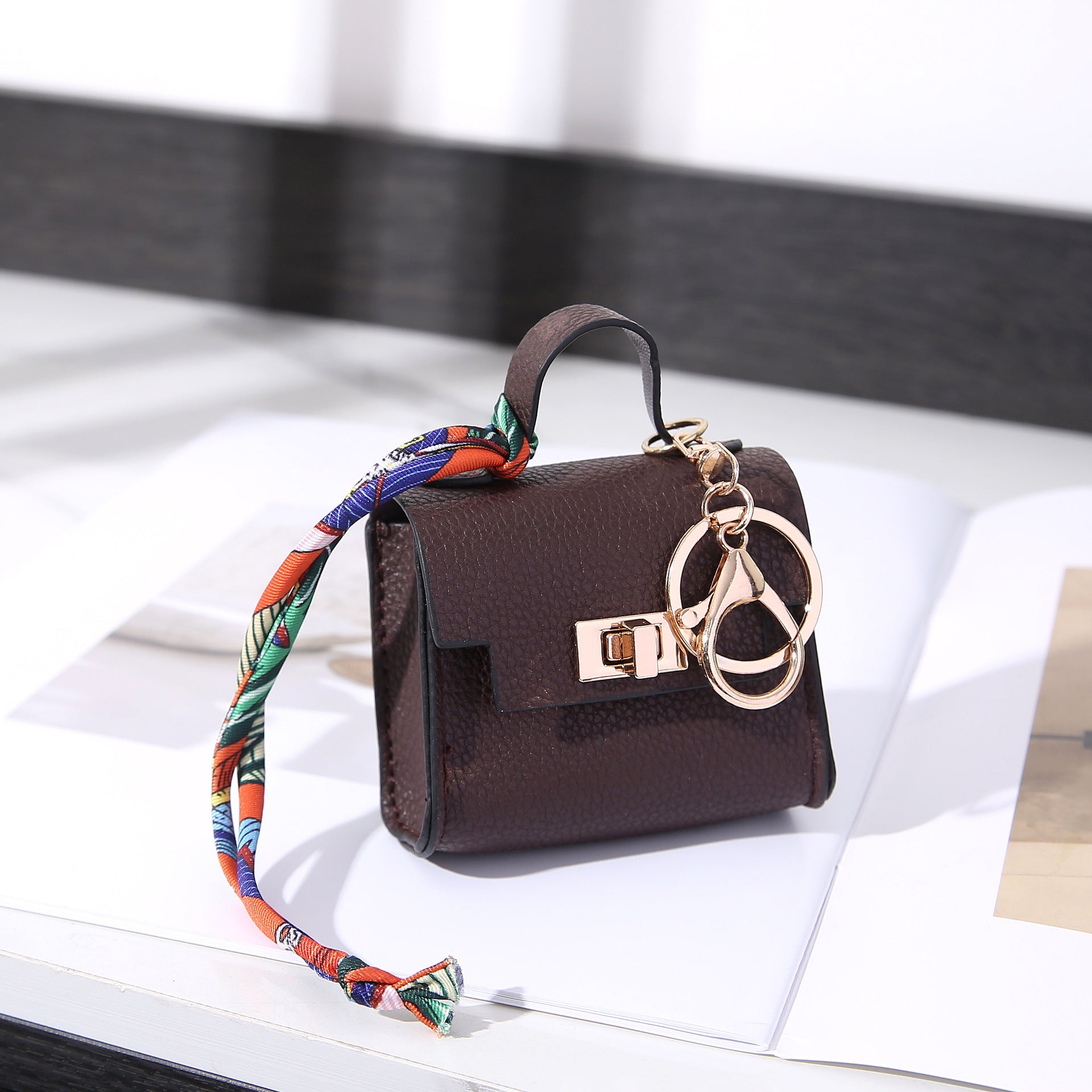 Kenike Kelly bag brown mini pendant light luxury bag variant