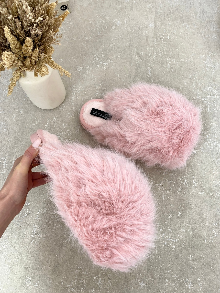 Kenike fluffy sandal sole detail